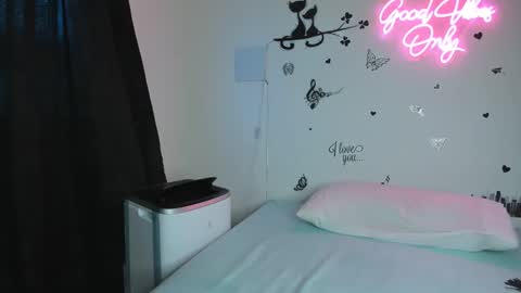 Snapshot of misskarinahilton chatting on September 13, 2025, 6:29 pm MissKarinaHilton online show from September 13, 2025, 6:29 pm