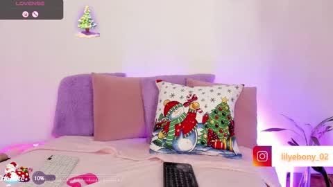 lyly  independient model online show from December 10, 2024, 3:44 pm