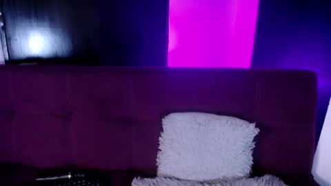 Snapshot of missloise chatting on December 14, 2024, 7:03 pm Miss Loise online show from December 14, 2024, 7:03 pm