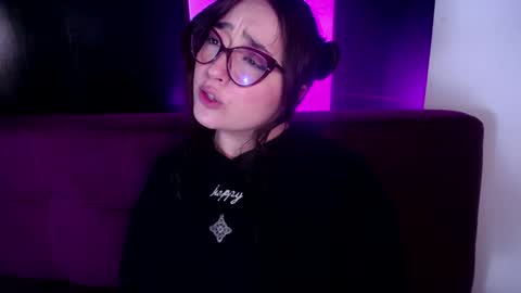 Snapshot of missloise chatting on December 19, 2024, 7:40 pm Miss Loise online show from December 19, 2024, 7:40 pm