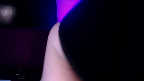 Snapshot of missloise chatting on December 29, 2024, 12:45 pm Miss Loise online show from December 29, 2024, 12:45 pm