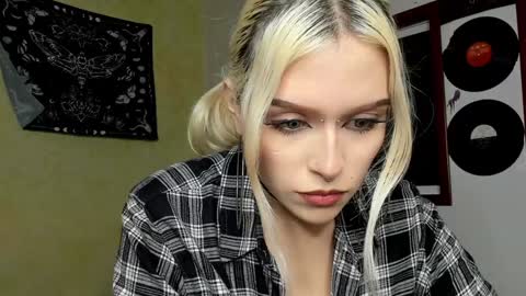 Miss Luna online show from December 31, 2024, 4:16 am