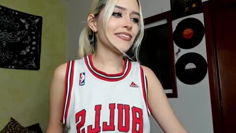 Miss Luna online show from February 21, 2025, 8:16 pm