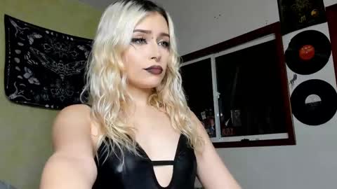 Miss Luna online show from March 12, 2025, 1:36 am