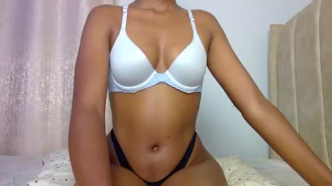 Snapshot of misslunah1 chatting on May 15, 2026, 1:23 am lunah online show from May 15, 2026, 1:23 am