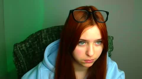 Mia online show from February 4, 2026, 12:33 pm