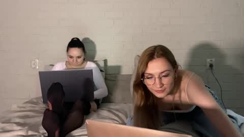 missmiroslava online show from April 8, 2026, 1:11 pm