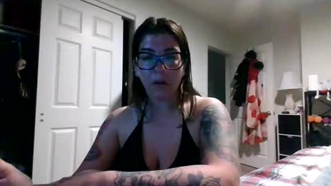Snapshot of missmonatoyou chatting on April 22, 2026, 10:44 pm MissMona online show from April 22, 2026, 10:44 pm