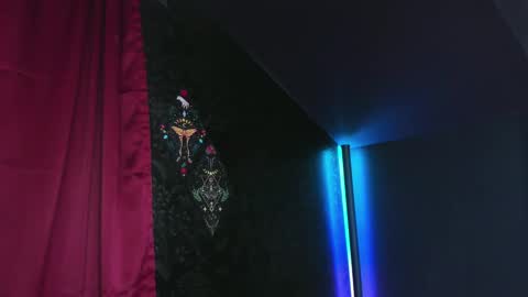 Snapshot of missnikkivill chatting on March 7, 2025, 8:33 pm Mistress Nikki Vill online show from March 7, 2025, 8:33 pm