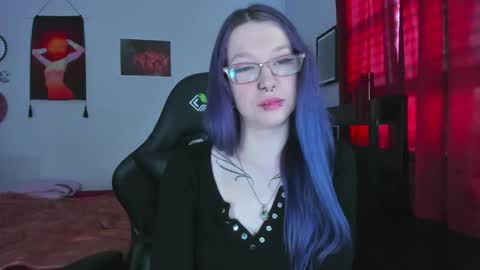 Snapshot of missnikkivill chatting on March 17, 2026, 4:54 pm Mistress Nikki Vill online show from March 17, 2026, 4:54 pm