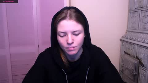 Snapshot of missoliviaa_ chatting on December 21, 2024, 9:12 am Olivia online show from December 21, 2024, 9:12 am