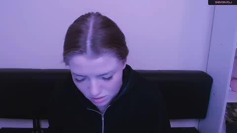 Snapshot of missoliviaa_ chatting on December 30, 2024, 7:37 am Olivia online show from December 30, 2024, 7:37 am