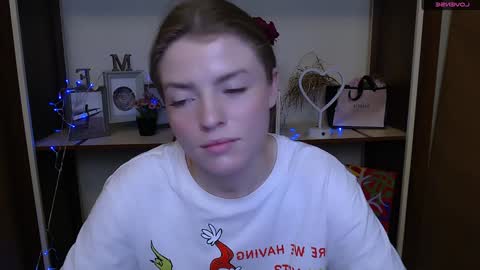 Snapshot of missoliviaa_ chatting on January 9, 2025, 11:36 am Olivia online show from January 9, 2025, 11:36 am