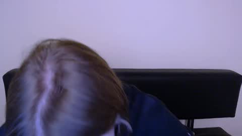 Snapshot of missoliviaa_ chatting on March 6, 2025, 11:47 am Olivia online show from March 6, 2025, 11:47 am