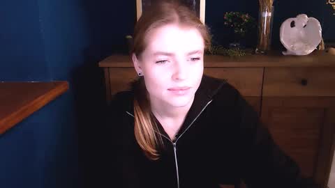 Snapshot of missoliviaa_ chatting on November 6, 2025, 3:24 pm Olivia online show from November 6, 2025, 3:24 pm