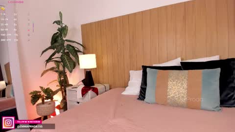 Emma Prada online show from November 24, 2025, 11:54 am