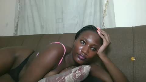 pretty gal online show from October 14, 2025, 2:45 am