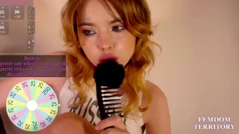 Misss Lola Angel online show from June 18, 2026, 4:33 pm