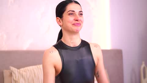 Sophie online show from May 15, 2026, 5:36 am