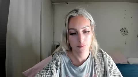 Snapshot of missy_matrix chatting on October 15, 2025, 6:19 pm Missy matrix online show from October 15, 2025, 6:19 pm