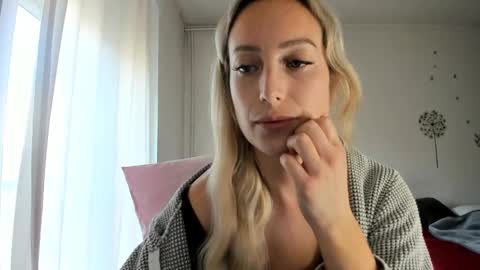 Snapshot of missy_matrix chatting on November 6, 2025, 10:05 am Missy matrix online show from November 6, 2025, 10:05 am