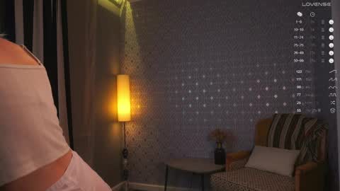Snapshot of mist_mia chatting on April 5, 2026, 6:38 pm Mia online show from April 5, 2026, 6:38 pm
