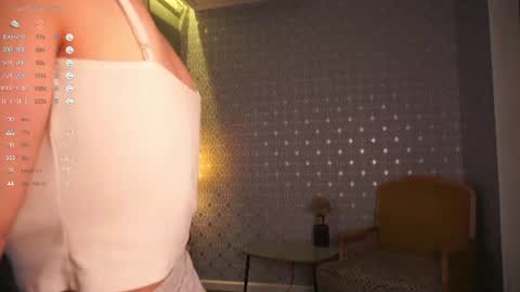 Snapshot of mist_mia chatting on July 24, 2026, 8:29 pm Mia online show from July 24, 2026, 8:29 pm