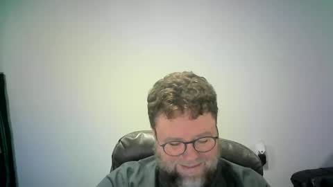 Mr. Happy online show from November 6, 2025, 6:58 am