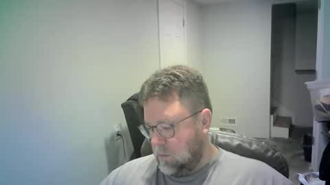 Snapshot of mister_happy567 chatting on February 9, 2026, 7:12 am Mr. Happy online show from February 9, 2026, 7:12 am