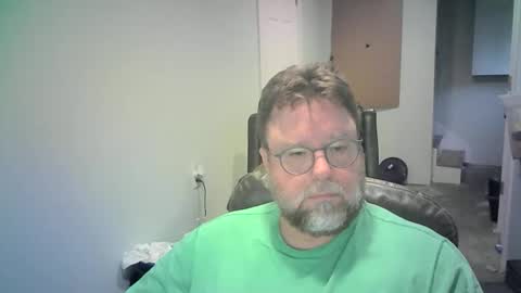 Snapshot of mister_happy567 chatting on March 1, 2026, 1:07 am Mr. Happy online show from March 1, 2026, 1:07 am