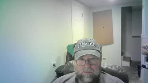 Snapshot of mister_happy567 chatting on March 9, 2026, 5:22 am Mr. Happy online show from March 9, 2026, 5:22 am