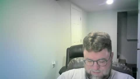 Snapshot of mister_happy567 chatting on July 7, 2026, 6:38 am Mr. Happy online show from July 7, 2026, 6:38 am