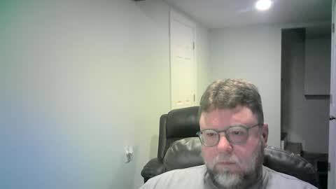 Snapshot of mister_happy567 chatting on July 7, 2026, 6:47 am Mr. Happy online show from July 7, 2026, 6:47 am