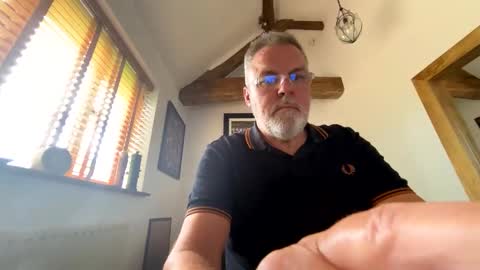 Snapshot of misterblivs chatting on May 7, 2026, 12:21 pm Misterblivs online show from May 7, 2026, 12:21 pm