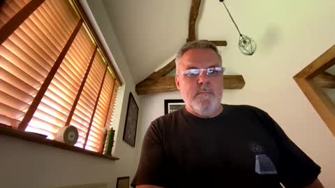 Snapshot of misterblivs chatting on May 14, 2026, 1:29 pm Misterblivs online show from May 14, 2026, 1:29 pm