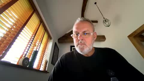 Snapshot of misterblivs chatting on June 5, 2026, 6:20 am Misterblivs online show from June 5, 2026, 6:20 am