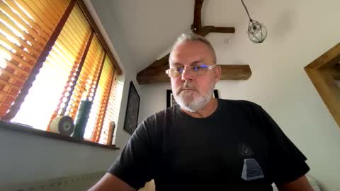 Snapshot of misterblivs chatting on June 5, 2026, 6:52 am Misterblivs online show from June 5, 2026, 6:52 am