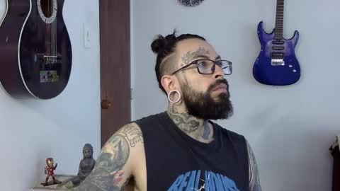 Snapshot of misternocturne chatting on September 19, 2025, 2:40 pm misternocturne online show from September 19, 2025, 2:40 pm