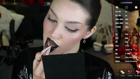 Snapshot of mistress_darsy chatting on April 11, 2026, 7:45 am Darsy online show from April 11, 2026, 7:45 am