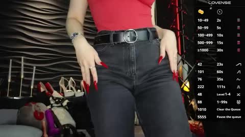 Snapshot of mistress_darsy chatting on May 25, 2026, 2:01 pm Darsy online show from May 25, 2026, 2:01 pm