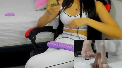 Snapshot of mistress_findom chatting on September 10, 2025, 12:32 am mistress_findom online show from September 10, 2025, 12:32 am