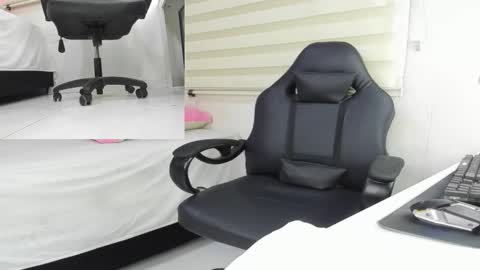 Snapshot of mistress_findom chatting on October 11, 2025, 10:19 pm mistress_findom online show from October 11, 2025, 10:19 pm