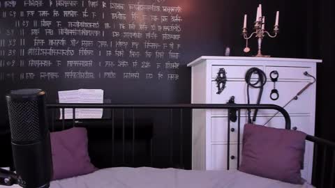 Snapshot of mistress_marlene chatting on December 21, 2024, 3:31 pm Mistress Marlene online show from December 21, 2024, 3:31 pm