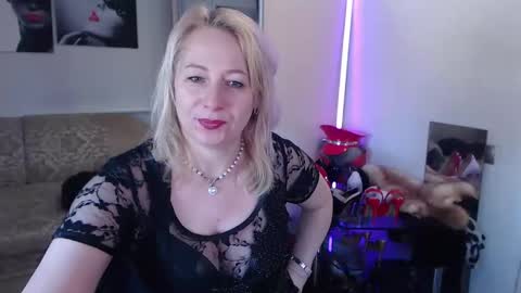 mistress_milfa online show from March 1, 2026, 6:48 am