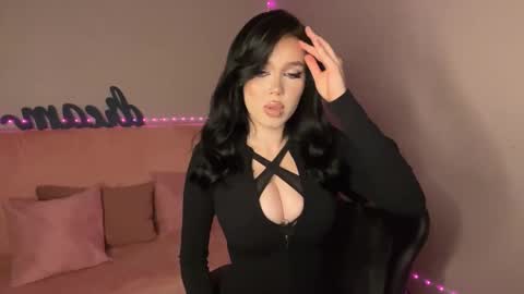 Snapshot of mistress_of_hearts chatting on October 25, 2025, 9:20 pm Mia online show from October 25, 2025, 9:20 pm