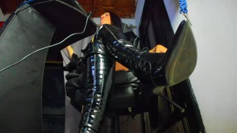 Mistress Anna Alves online show from May 8, 2026, 12:49 am
