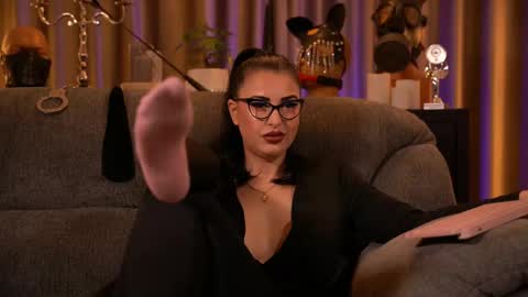 Mistress Kelly online show from October 10, 2025, 10:31 pm