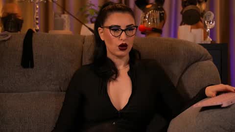 Mistress Kelly online show from October 25, 2025, 11:43 pm