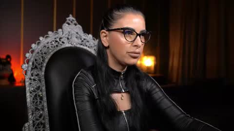 Snapshot of mistresskellykent chatting on June 15, 2026, 7:05 pm Mistress Kelly online show from June 15, 2026, 7:05 pm
