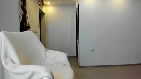 Snapshot of mistresskenda chatting on September 14, 2025, 5:45 pm Mistress KiRa online show from September 14, 2025, 5:45 pm